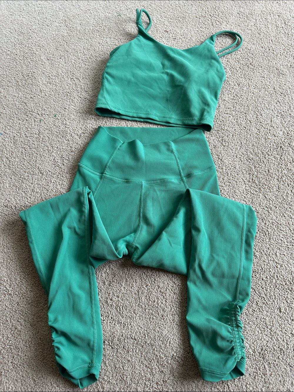 Wilo the label two piece sports bra and leggings set - Picture 10 of 10